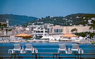 Palais des festivals.  Cliquez sur la connexion souhait�e.